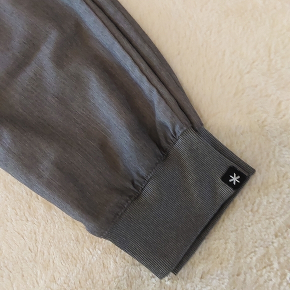 🌺 Like New Beyond Scrubs Gray Scrub Set - Picture 14 of 15